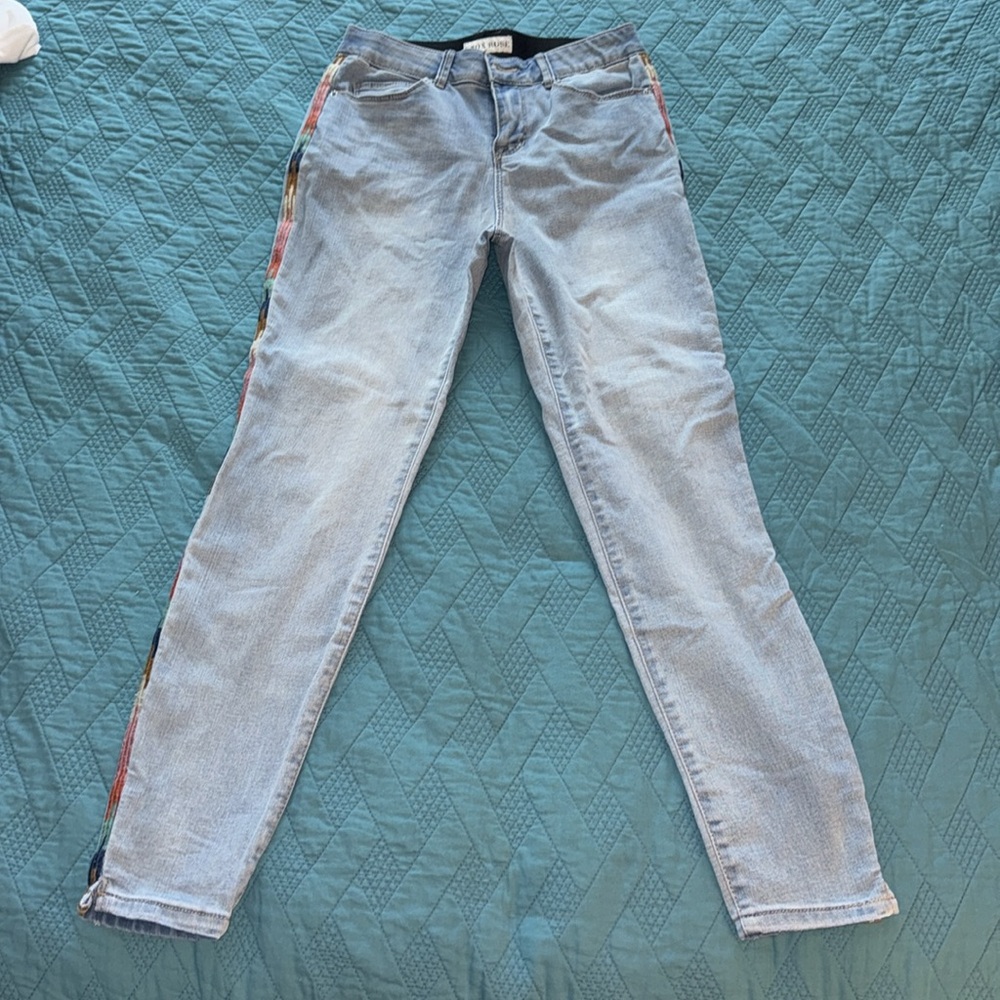 Embroidered Jeans - Picture 3 of 7